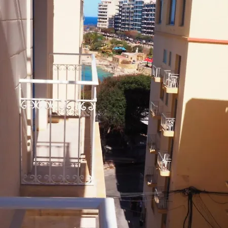 V86 - Balluta Old College